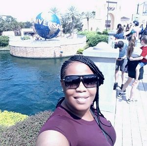 Meet your Posher, Zandra